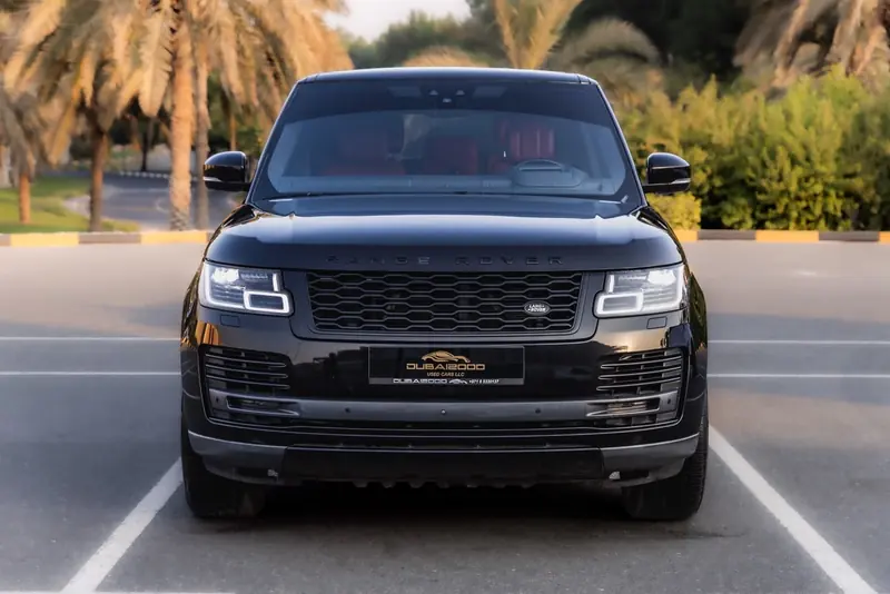 Range Rover Vogue 2021 Black / Red – 87,985 km – front exterior view