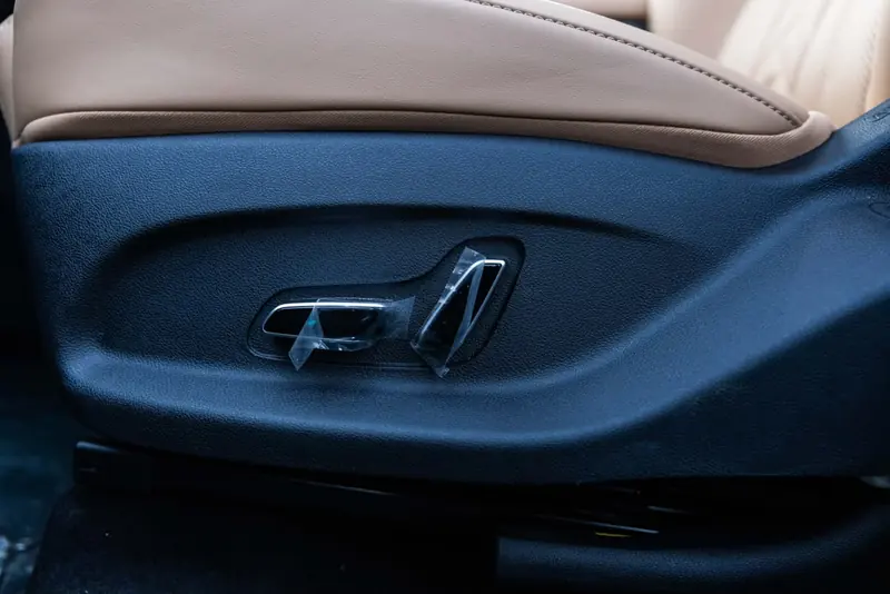 BYD Song L DM-i 2025 – powered seat controls