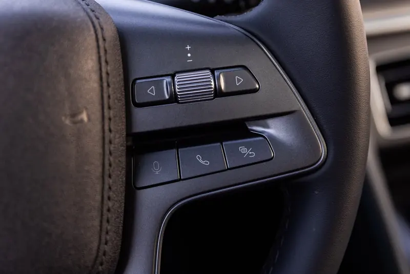 BYD Song L DM-i 2025 – left steering-wheel controls