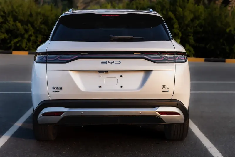 BYD Song L DM-i 2025 White – rear view