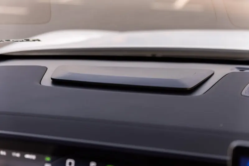 BYD Song L DM-i 2025 – upper dashboard detail