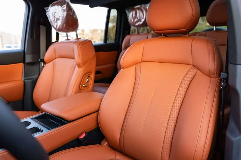 ROX 01 2026 Polar White / Amber – 7 Seats – front seats