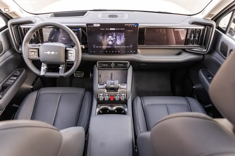 BYD Leopard 5 Ultra 2026 Sand with Black interior - photo 4