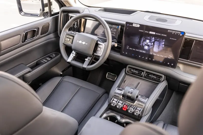 BYD Leopard 5 Ultra 2026 Sand with Black interior - photo 8