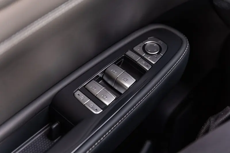 BYD Leopard 5 Ultra 2026 Sand with Black interior - photo 12