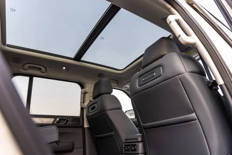 BYD Leopard 5 Ultra 2026 Sand with Black interior - photo 18