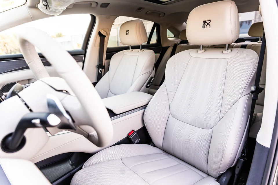 بي واي دي هان L 2025 فضي - صورة 11