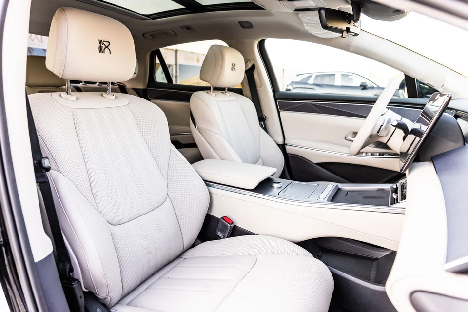 بي واي دي هان L 2025 فضي - صورة 13