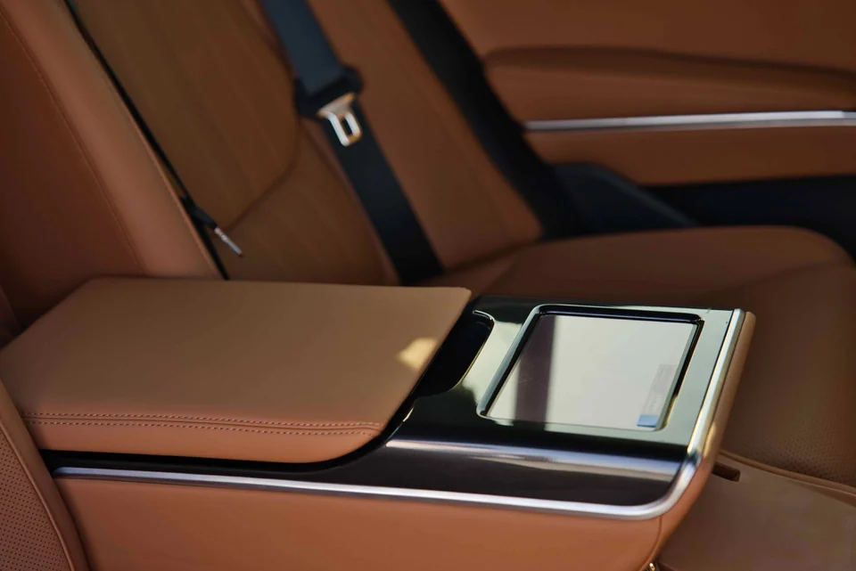 بي واي دي هان L 2025 فضي - صورة 35