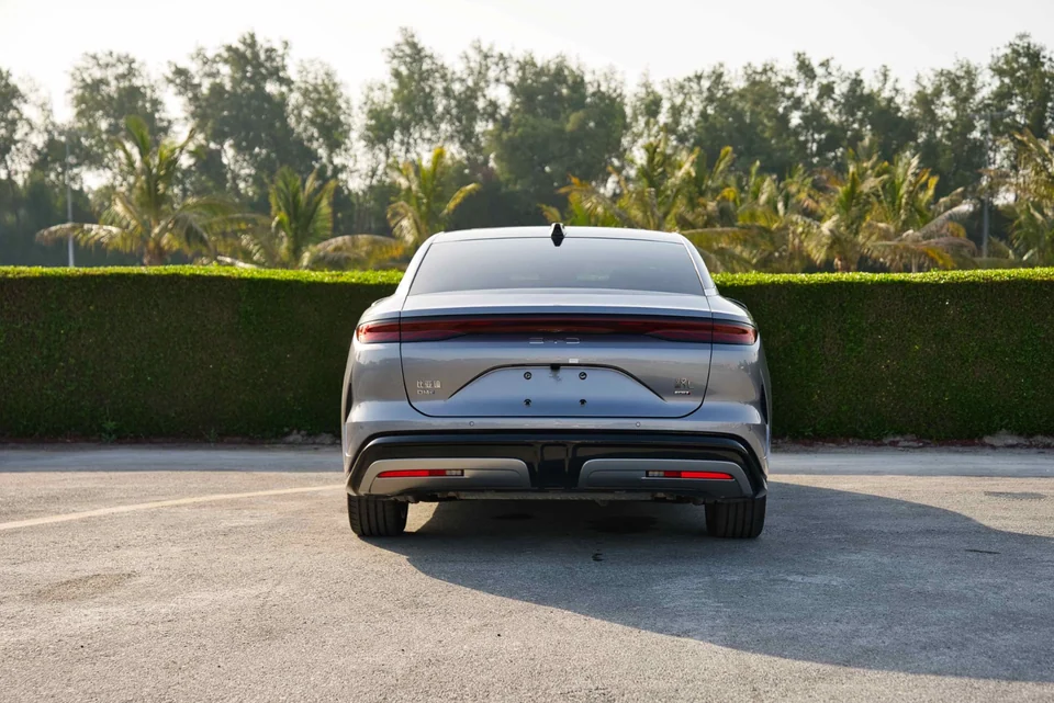 بي واي دي هان L 2025 فضي - صورة 36