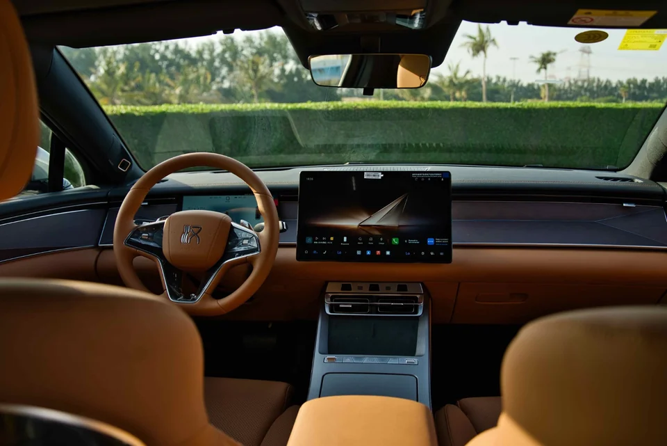 بي واي دي هان L 2025 فضي - صورة 40