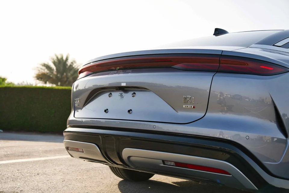 بي واي دي هان L 2025 فضي - صورة 41