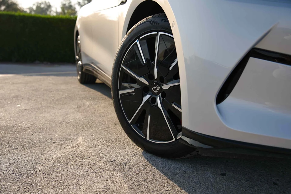 بي واي دي هان L 2025 فضي - صورة 48