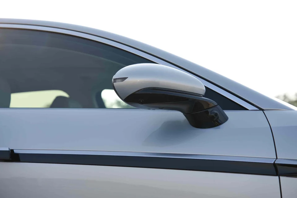 بي واي دي هان L 2025 فضي - صورة 52