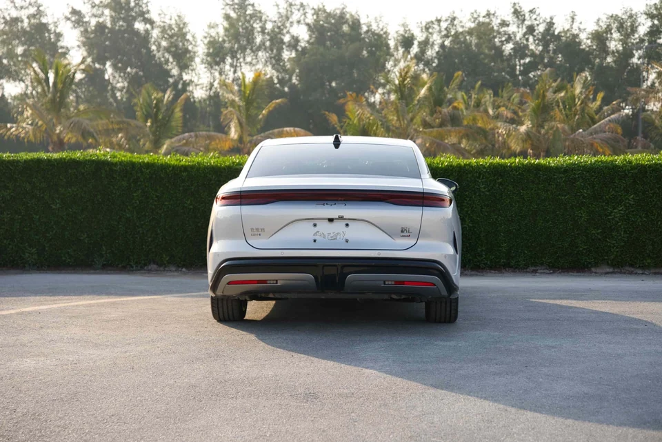 بي واي دي هان L 2025 فضي - صورة 57