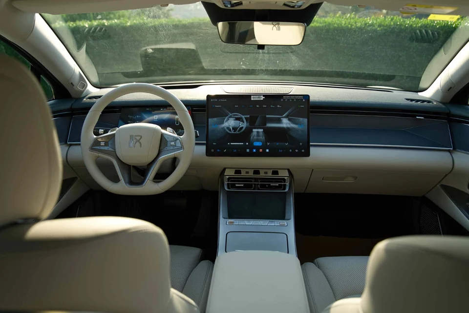 بي واي دي هان L 2025 فضي - صورة 64