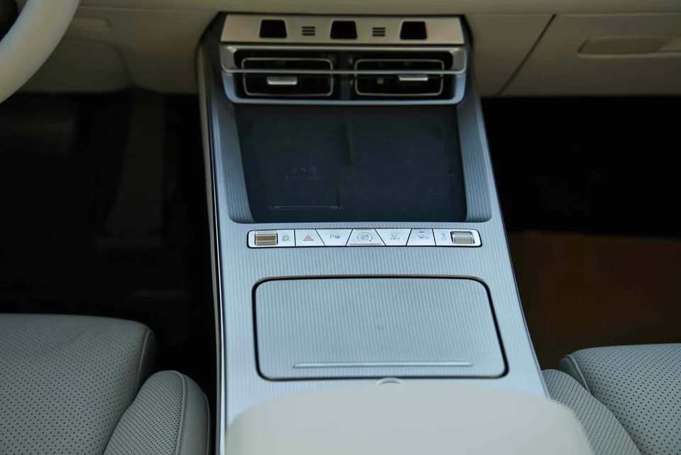 بي واي دي هان L 2025 فضي - صورة 67