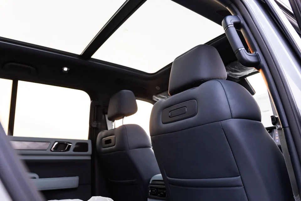 BYD Leopard 5 2026 – Grey / Green – glass roof
