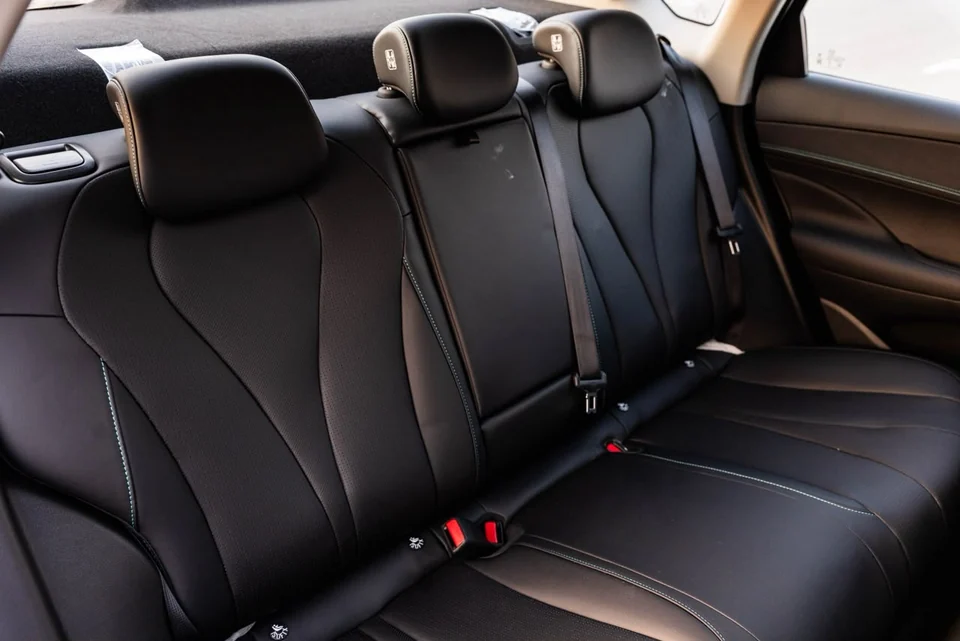 BYD Seal 05 2026 Full Option Big Battery 220 km – Blue / Black – seating and cabin details
