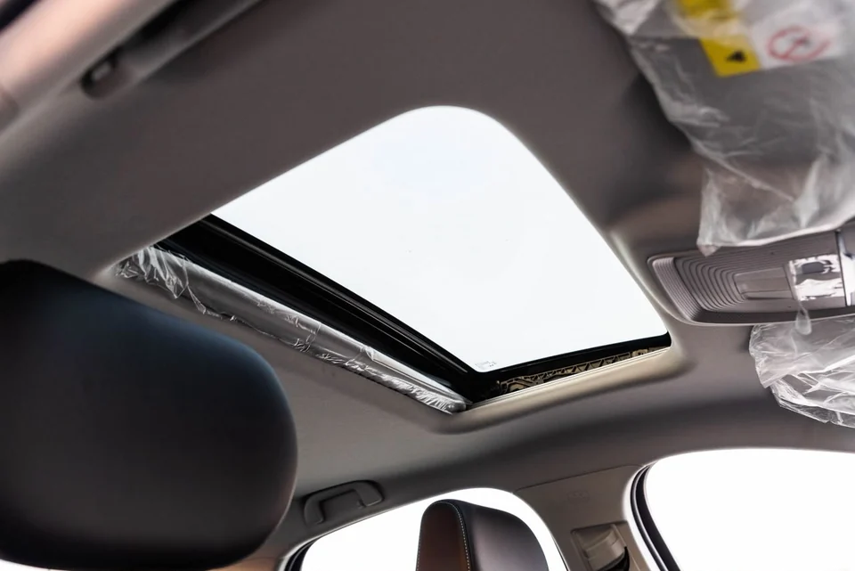 BYD Seal 05 2026 Full Option Big Battery 220 km – White / Black – sunroof